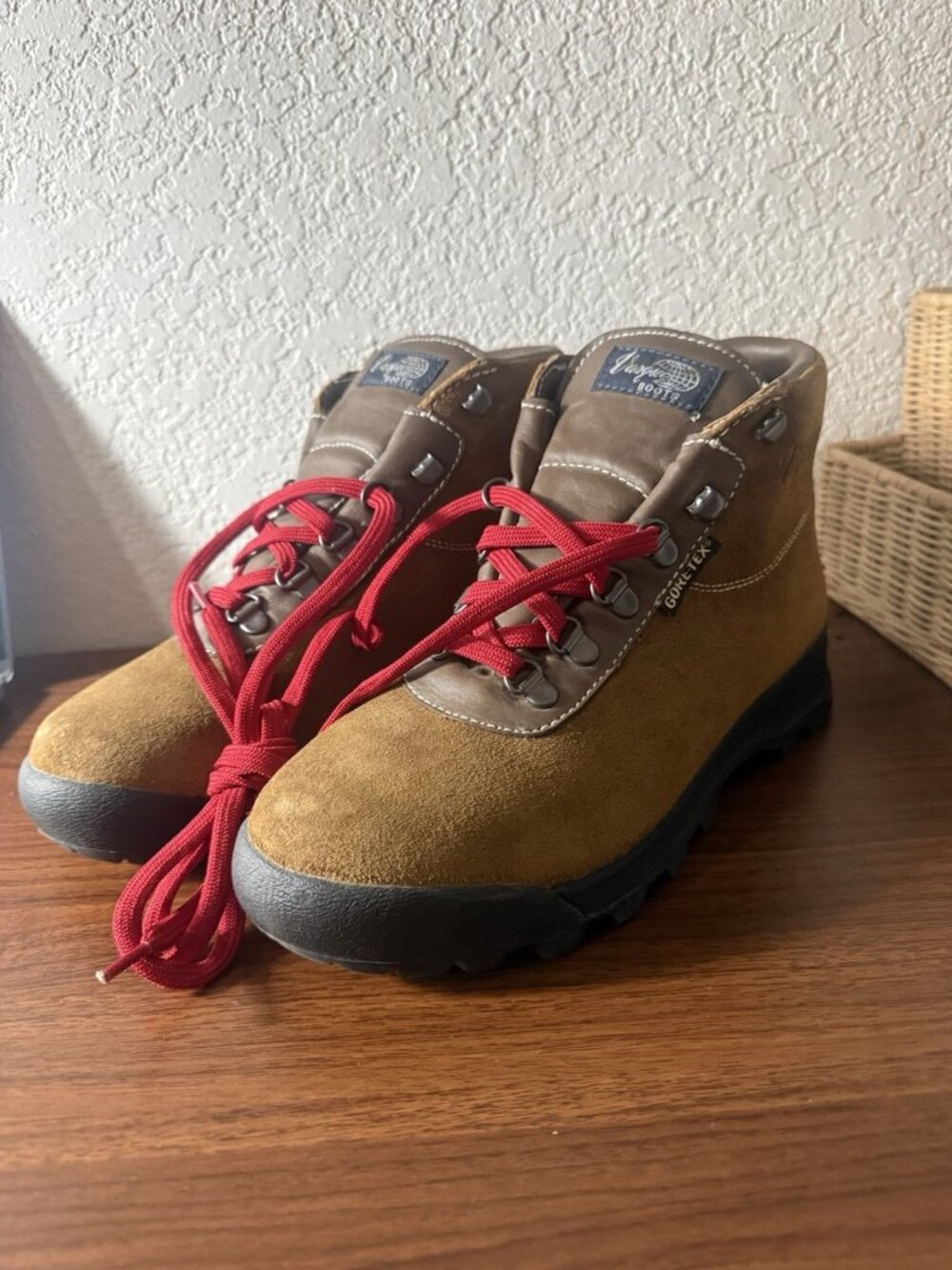 Vasque Suede Brushed Leather Goretex Hiking Boots Sundowner Hawthorne 8.5 NEW